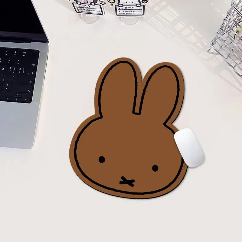 かわいいミッフィーのウサギ型マウスパッド、おしゃれなオフィス - Office Furniture Installation のレビューと価格